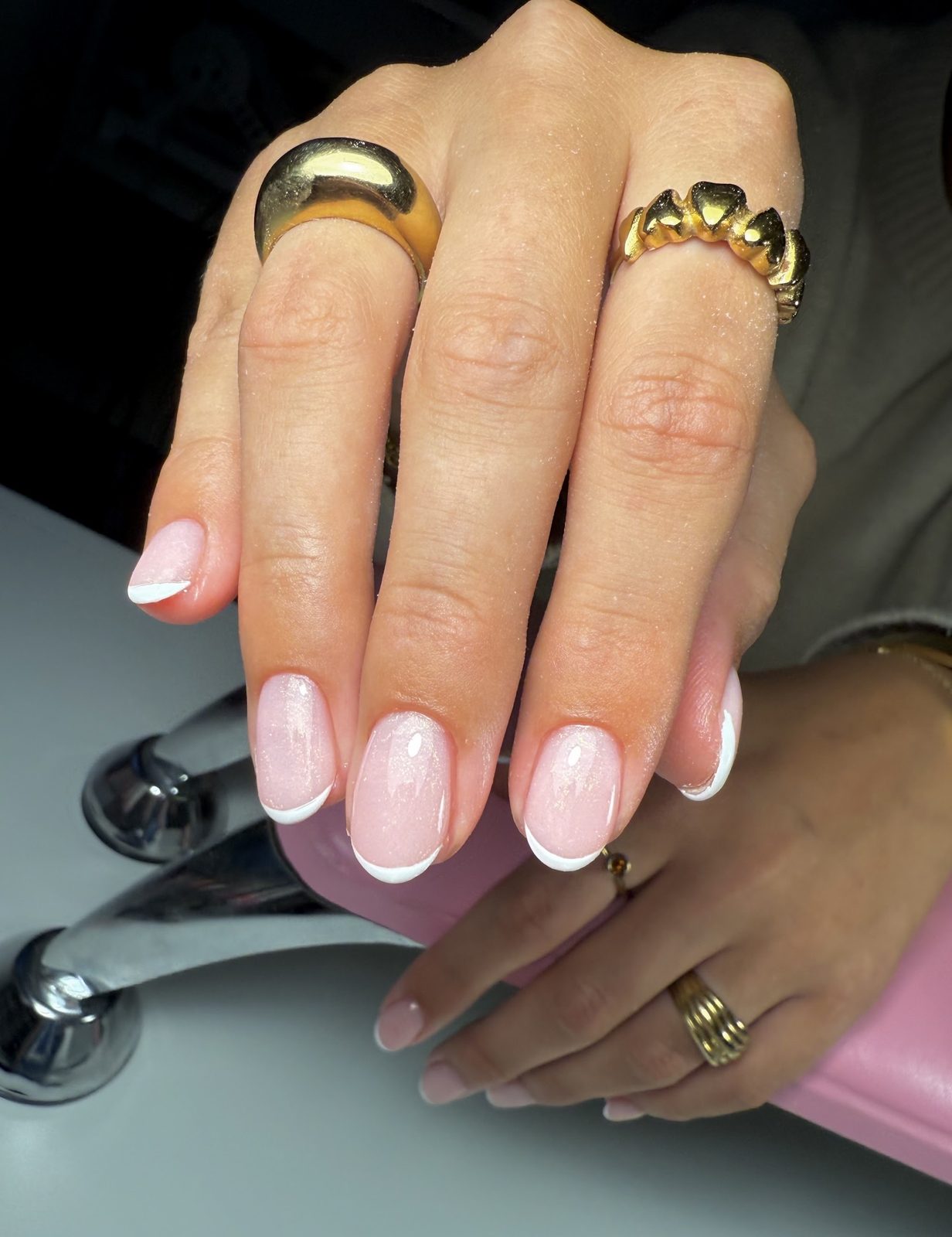 Nude nagels met witte French tips